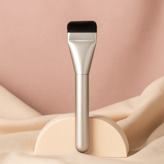 BLUSH & GLOW Argenté Pinceau Plat à Fond de Teint VELOUR