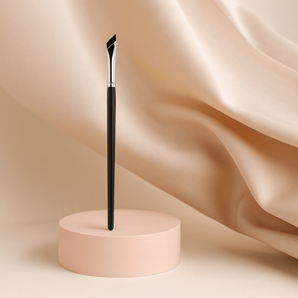 BLUSH & GLOW Brosse Eye-liner Pinceau biseauté LISBOA