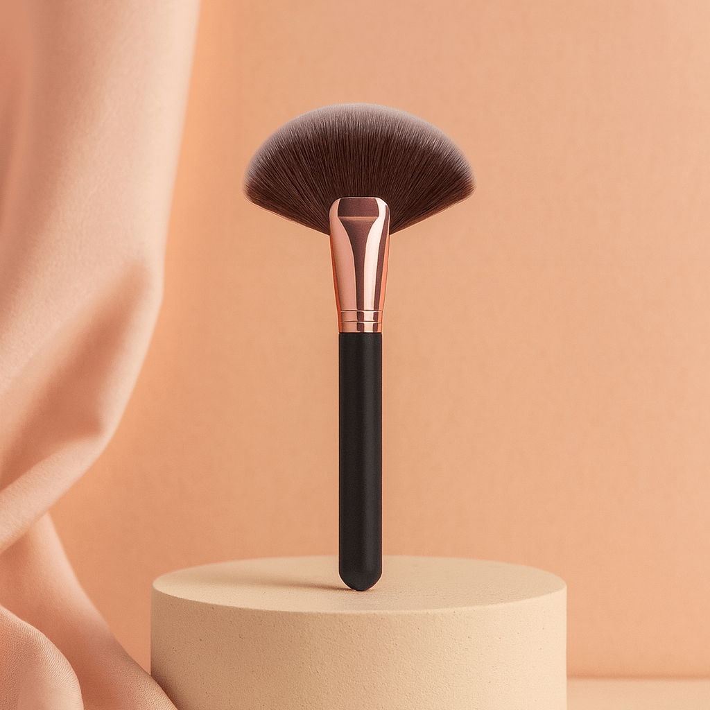 BLUSH & GLOW Eventail Pinceaux à Fond de Teint MIRAGE