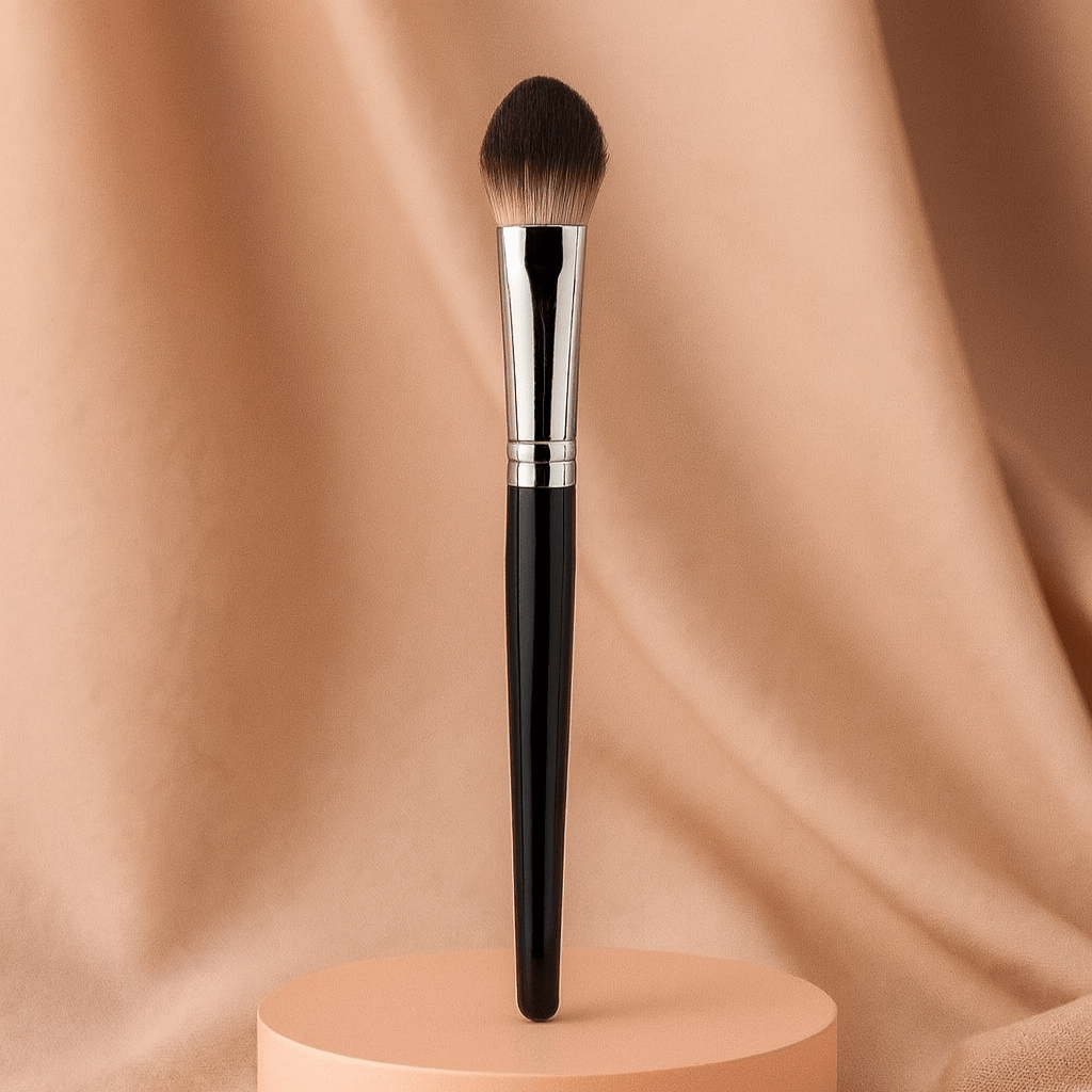 BLUSH & GLOW Fin Pinceau à Fond de Teint NUDE