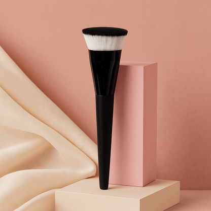 BLUSH & GLOW Kabuki Noir Pinceau à Fond de Teint KABUKI