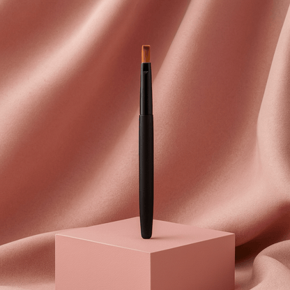 BLUSH & GLOW Noir Pinceau à Lèvres RED DEFINE